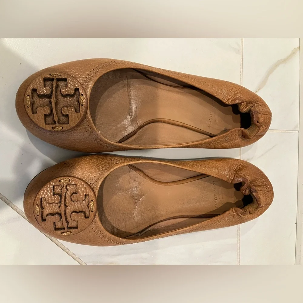 Tory Burch flats size 7 camel pebbled leather